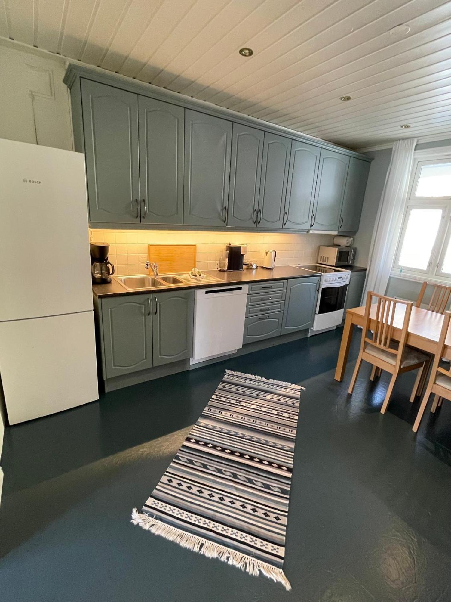 Sentral Og Fargerik Bygardsleilighet Halden Kültér fotó